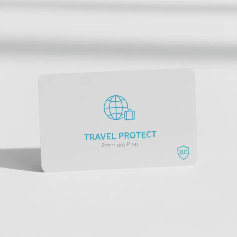 Rodzina na wakacjach w UE, omawia ubezpieczenie OC w życiu prywatnym a szkody turystyczne podczas wypoczynku